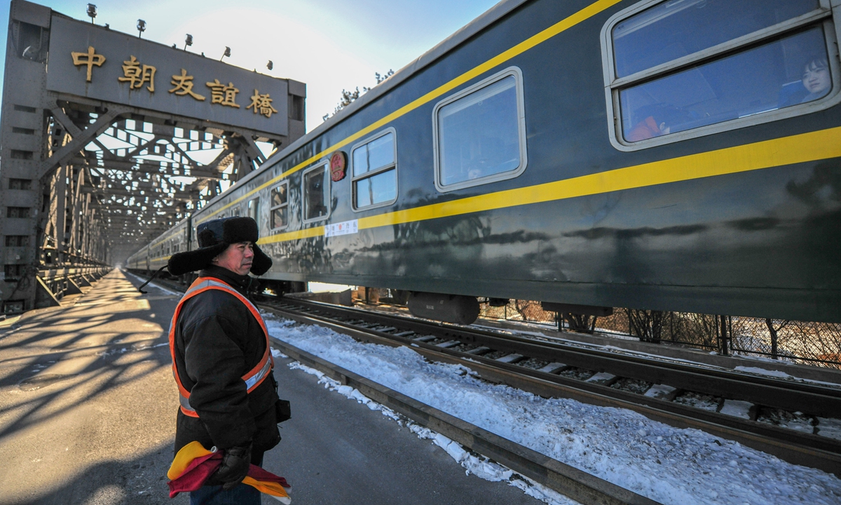 Prekinut prekogranični teretni željeznički saobraćaj između Sjeverne Koreje i Kine