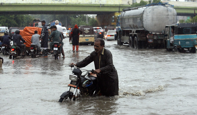 Više desetina poginulih u poplavama u Pakistanu