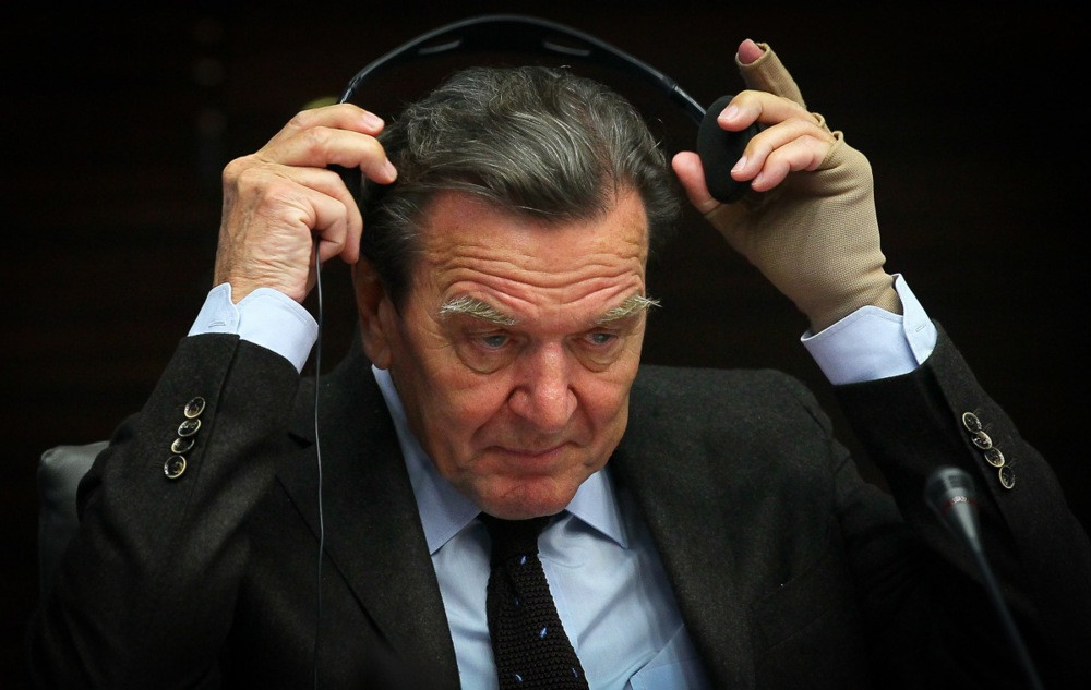 Gerhard Schroder pozvao Francusku i Njemačku da preuzmu inicijativu za rješenje u Ukrajini