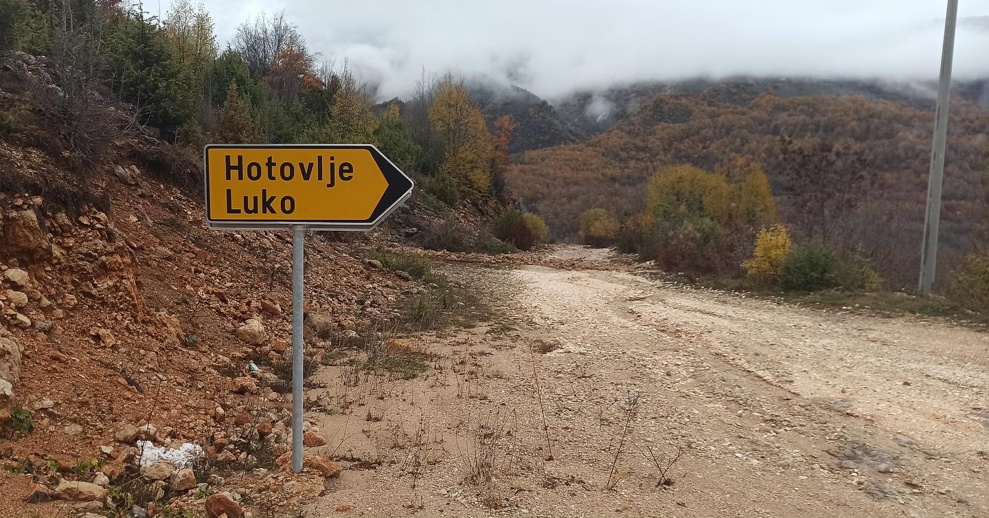 Spasioci uspjeli doprijeti do Hotovlja, evakuirali stariju osobu