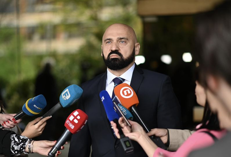 Isak: Bit će ispitani svi koji su na društvenim mrežama podržavali ubicu