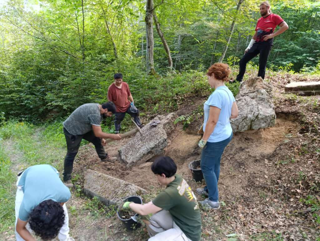 Međunarodna ekipa studenata arheologije i stručnjaka istražuje Srednjovjekovni grad Pavlovac u Prači