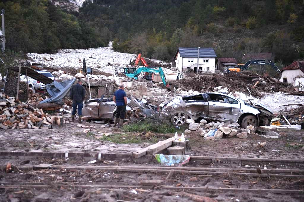 Vlada HNK-a: U poplavama 19 smrtno stradalih i šestero nestalih