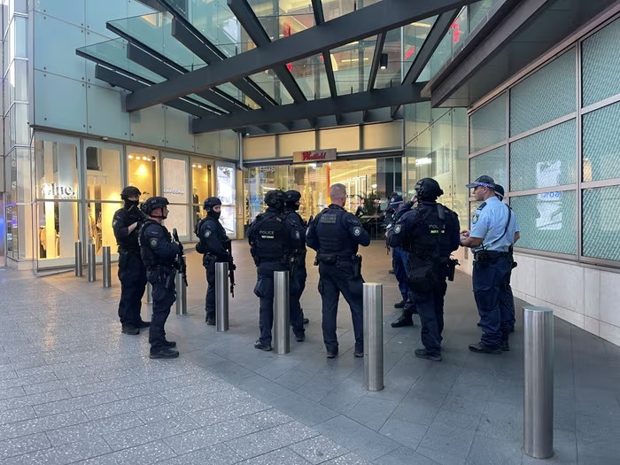 Šoping centar u Sidneju evakuisan zbog izvještaja o više uboda nožem