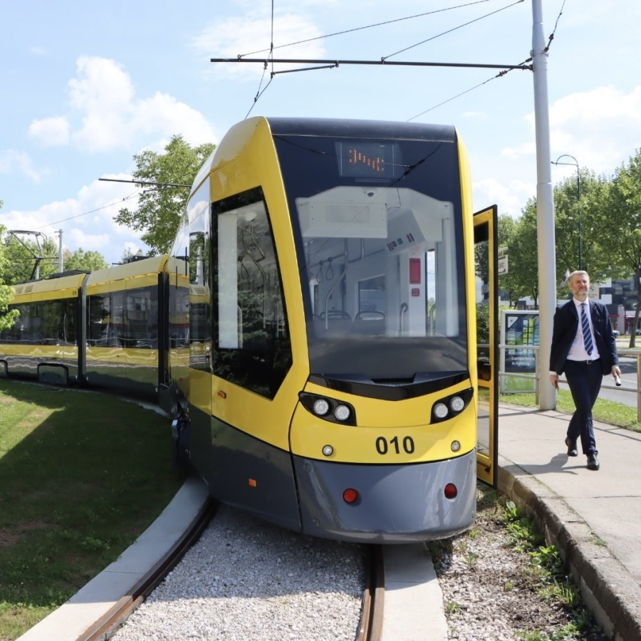Dok radnici FTV-a čekaju rješenje: Forto se provozao novim tramvajem Sarajevom