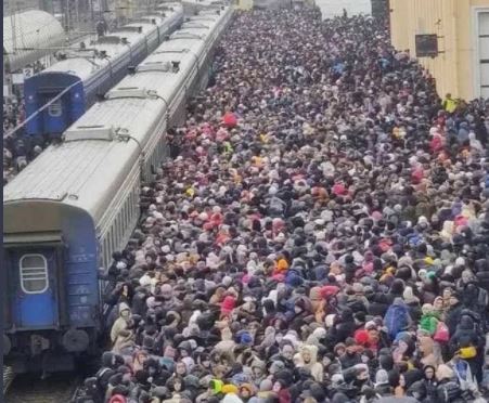 Fotografije ljudi koji pokušavaju pobjeći iz Harkova obišle svijet