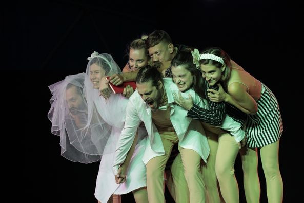 Kulturni centra Bihać: U petak pedstava “Balkanski kvadrat kredom”