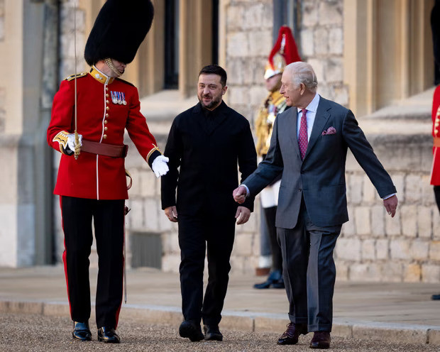 Zelenski sa kraljem Charlesom III prije sastanka Koalicije voljnih u Londonu