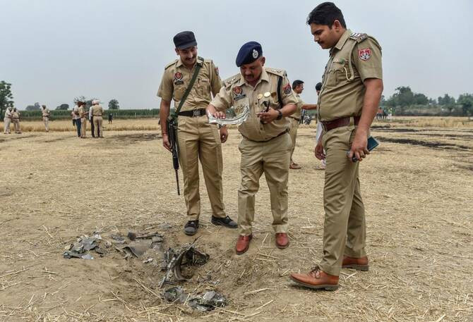 U samoubilačkom napadu u Pakistanu poginulo 13 vojnika