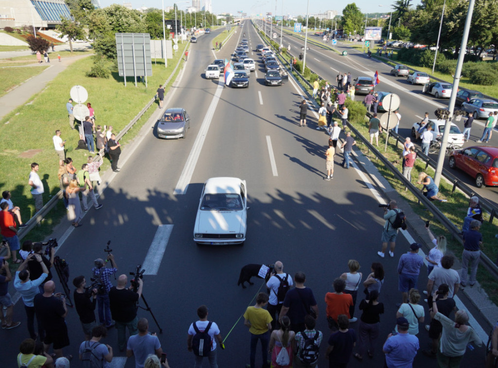 Beograd: Počela automobilska blokada međunarodnog autoputa E 75