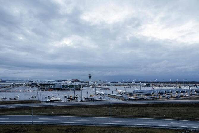 Zbog dronova privremeno zabranjeno slijetanje na aerodom u Oslu