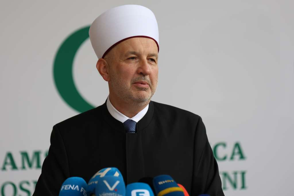 Majke Srebrenice uputile čestitku novom reisul-ulemi Nedžadu ef. Grabusu