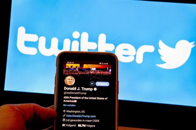 Trump od suda traži povratak na Twitter