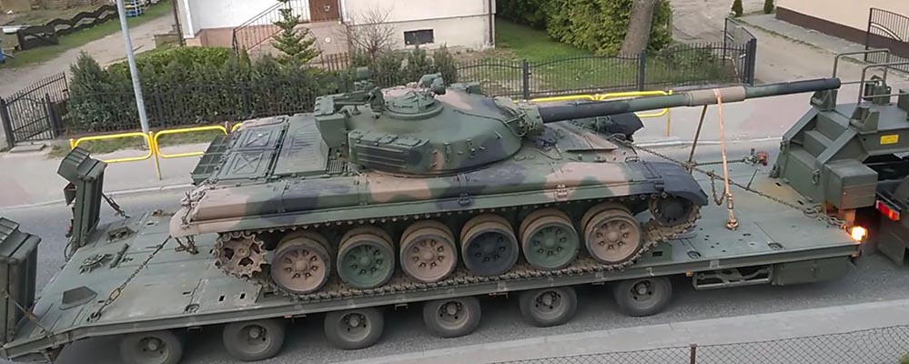 Poljska poslala Ukrajini preko 200 starih ruskih tenkova T-72