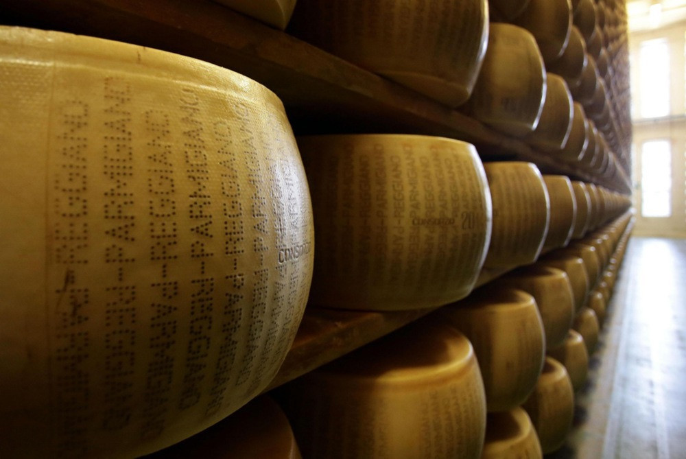 Društvene mreže digle paniku zbog sira Parmigiano Reggiano - prijeti li mu vrućina?