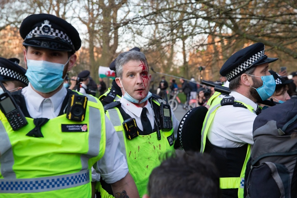 Povrijeđeno osam policajaca tokom demonstracija u Londonu