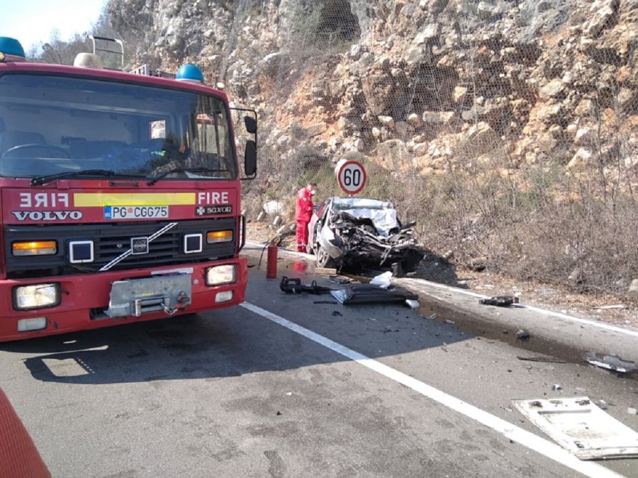 Dvije osobe stradale, pet povrijeđeno u udesu na putu Podgorica-Kolašin