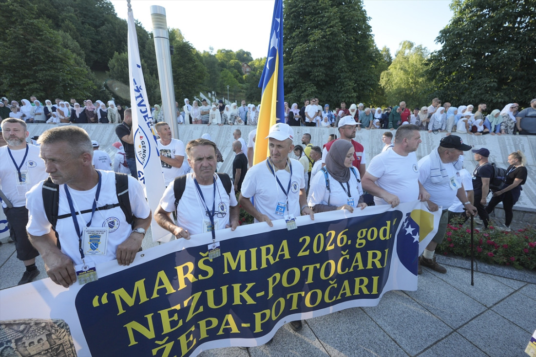 Učesnici "Marša mira" stigli u Potočare: Trodnevnim pješačenjem odali počast žrtvama genocida