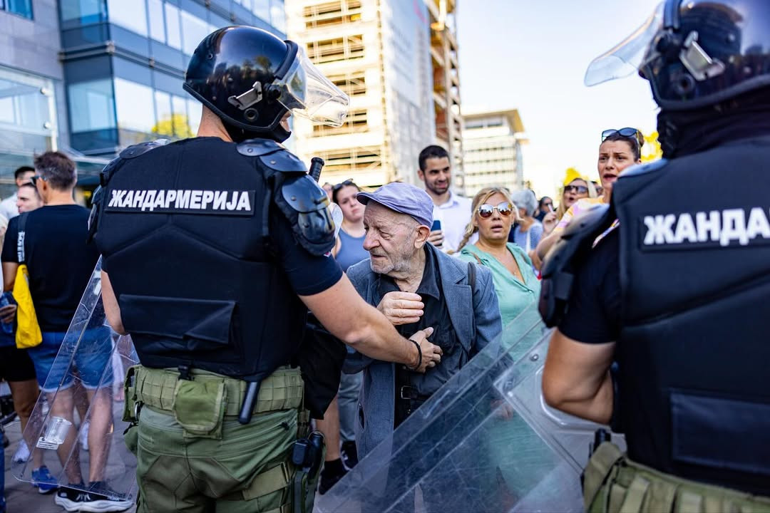 Beograd: Vojna parada i skup podrške vojsci - istovremeno