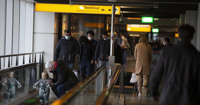 U dva aviona iz Afrike zaražena 61 osoba