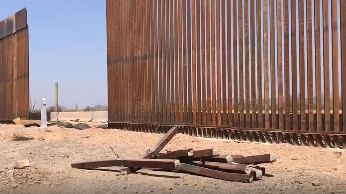 Trune hiljade čeličnih ploča vrijednih više od 100 miliona dolara