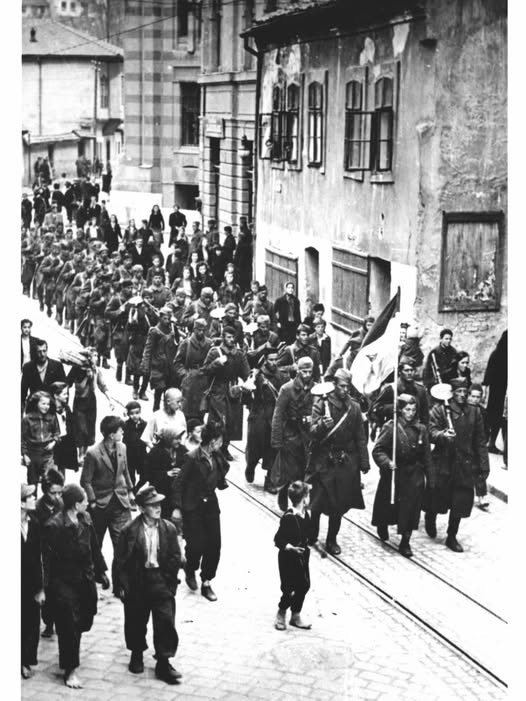 Sve je spremno za izložbu „Društvo na aparatima – 80 godina BHRT-a"