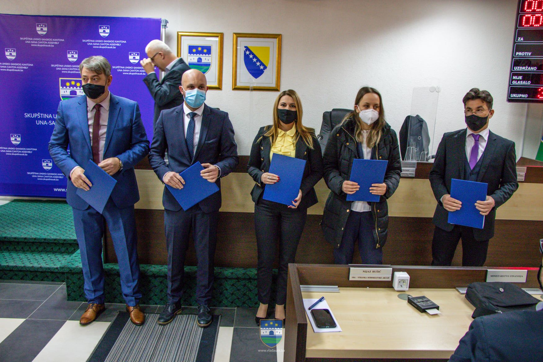 Uz jasnu većinu i popunjene fotelje - na redu je da počnu i raditi