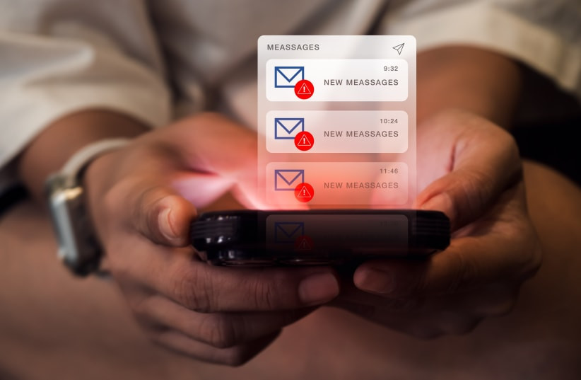 Hiljade Izraelaca primilo lažne poruke da idu u skloništa