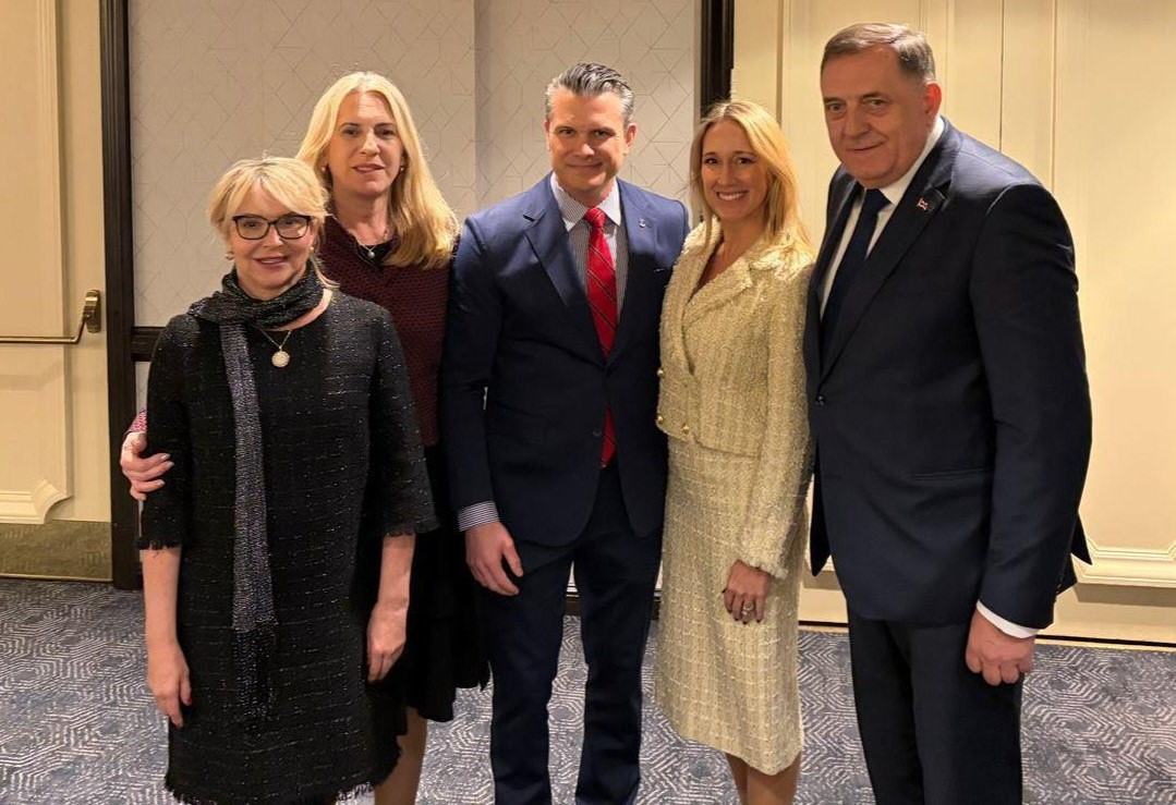 Cvijanović, Trišić Babić i Dodik na sastanku s američkim sekretarom za odbranu u Washingtonu