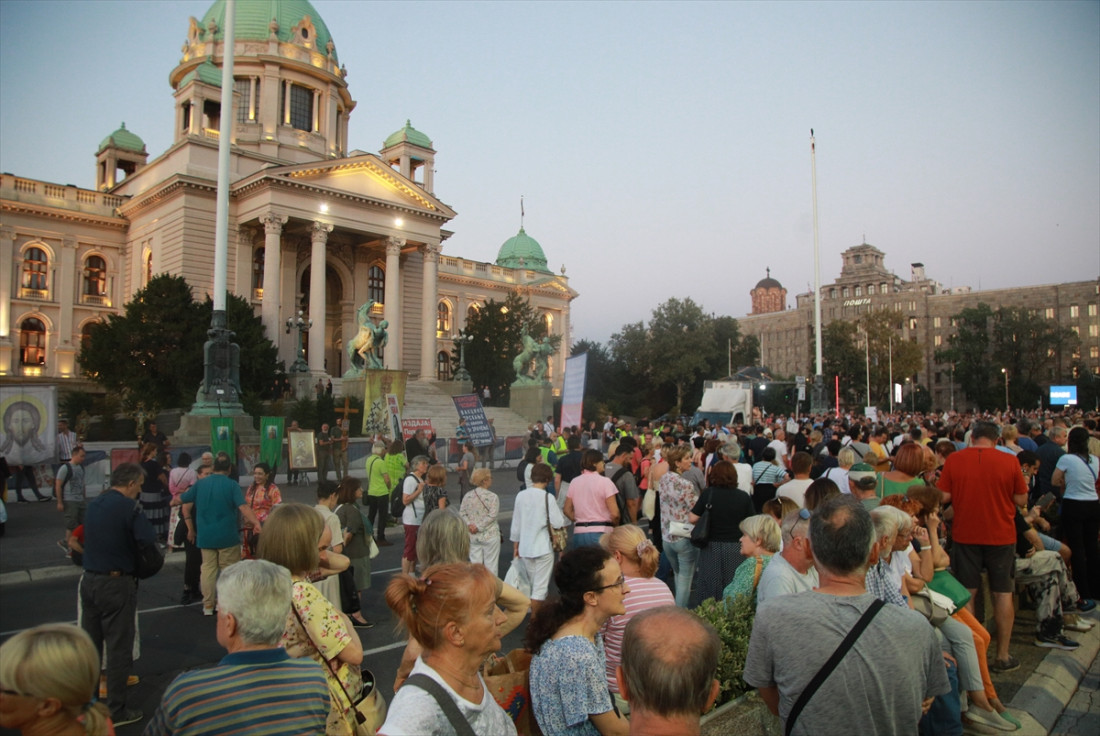 Protest 'Srbija protiv nasilja' počeo minutom šutnje za žrtve u Gradačcu