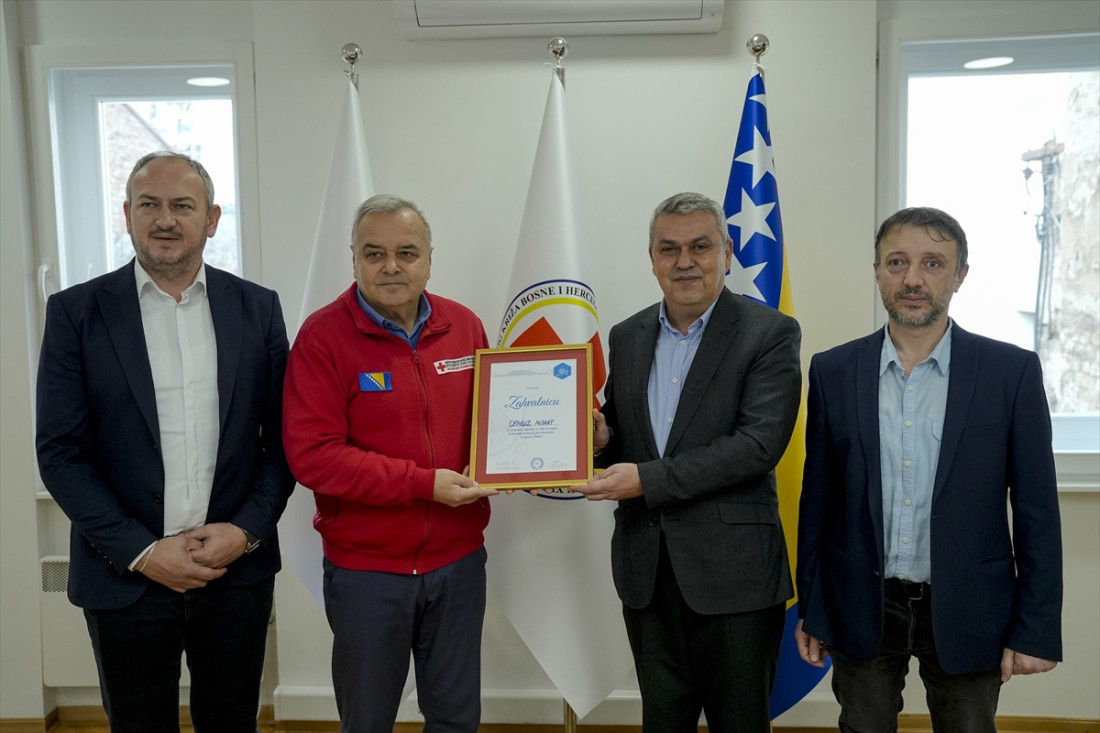 Društvo Crvenog krsta/križa BiH uručilo zahvalnicu kompaniji Cengiz Insaat