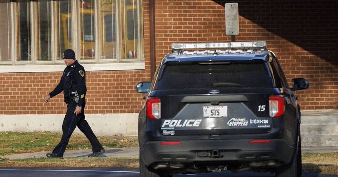 Dvoje mrtvih u pucnjavi blizu srednje škole u Chicagu