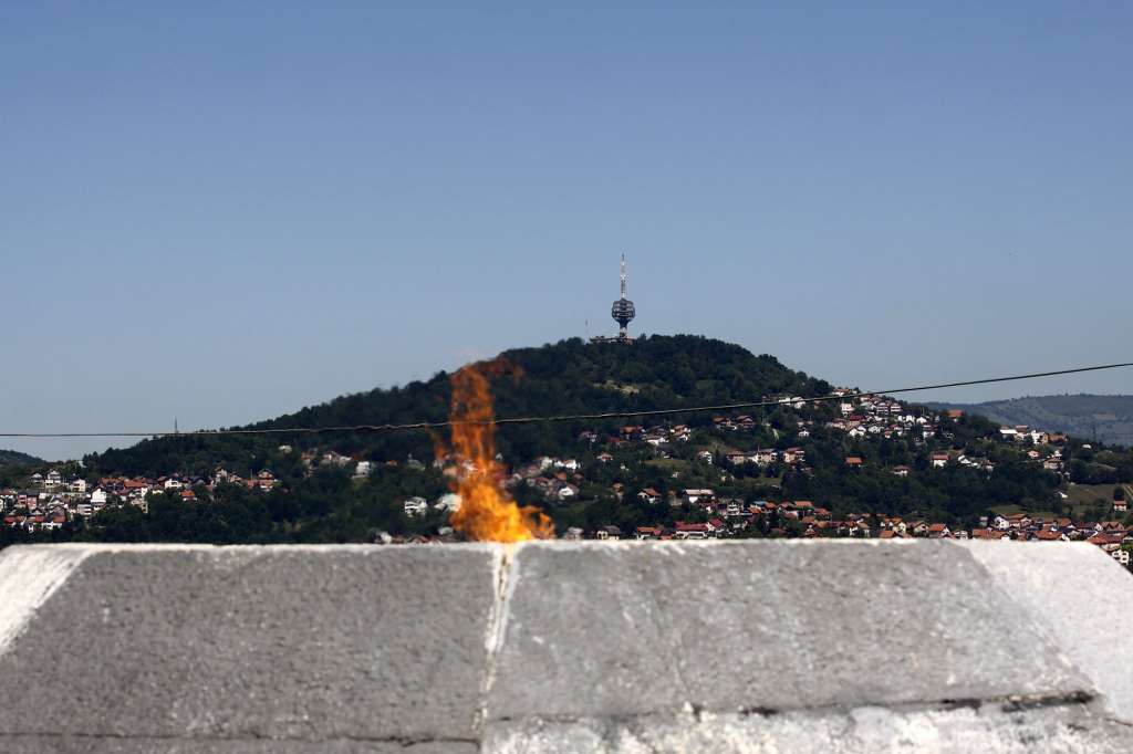 Polaganjem cvijeća na spomen obilježjima u BiH će biti obilježen Dan pobjede nad fašizmom
