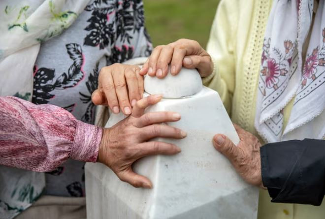 The Guardian: Borba za sjećanje na genocid u Srebrenici