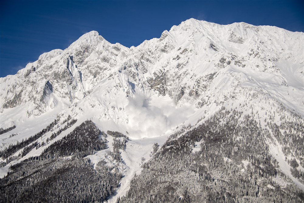 U Austriji desetak ljudi zatrpano u lavini