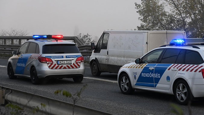 Mađarska policija u vozilu državljanina Srbije pronašla ilegalne migrante
