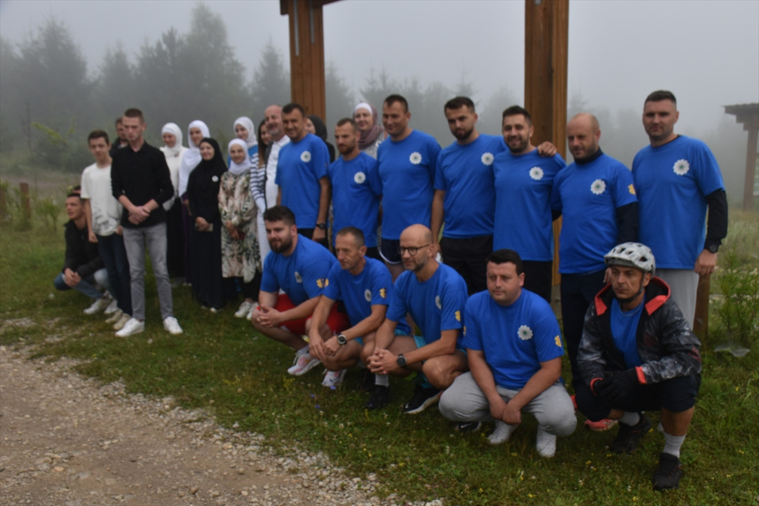 Učesnici Maratona mira Goražde – Žepa – Srebrenica krenuli prema Potočarima