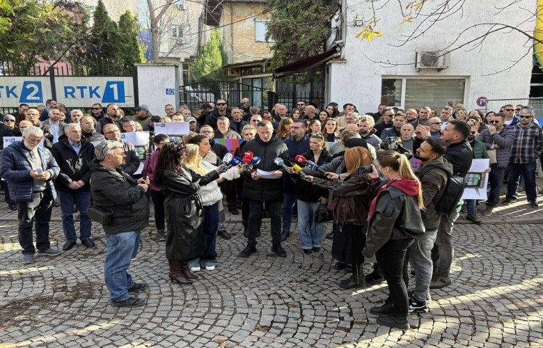 Zaposleni na Radio-televiziji Kosova protestovali zbog neisplaćenih plata