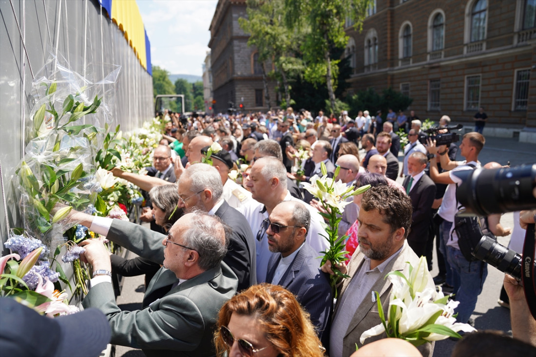 Tužna kolona s tabutima žrtava genocida ispraćena iz Sarajeva