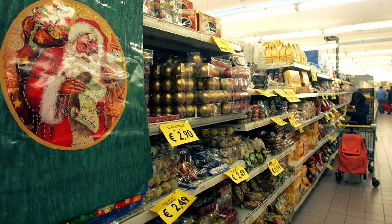 Osam od deset Italijana Božić će provesti kući kako bi uštedjeli