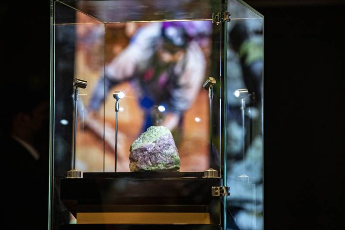 U Dubaiju izložen jedan od najvećih nebrušenih rubina