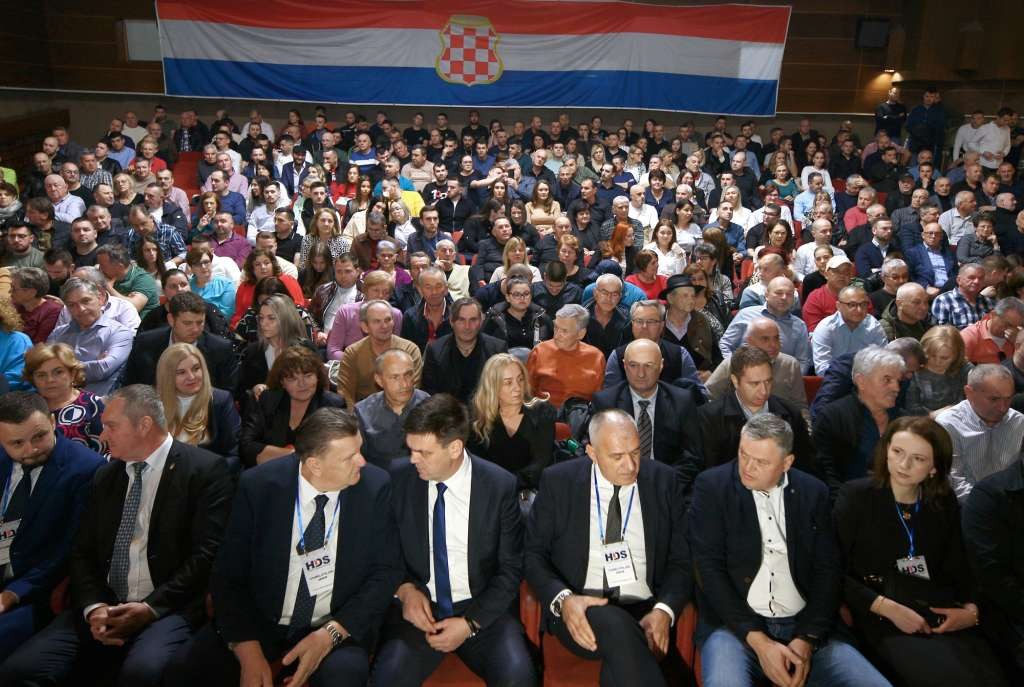 U Žepču osnovan Hrvatski demokratski savez, predsjednik Ivo Tadić