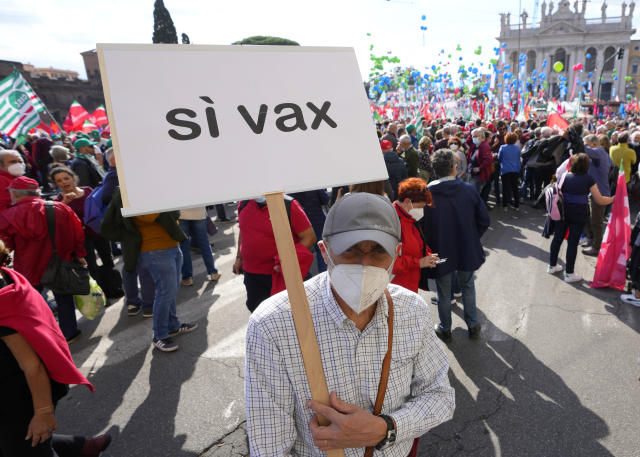 Desetine hiljada Italijana demonstrirale u Rimu protiv jačanja fašizma