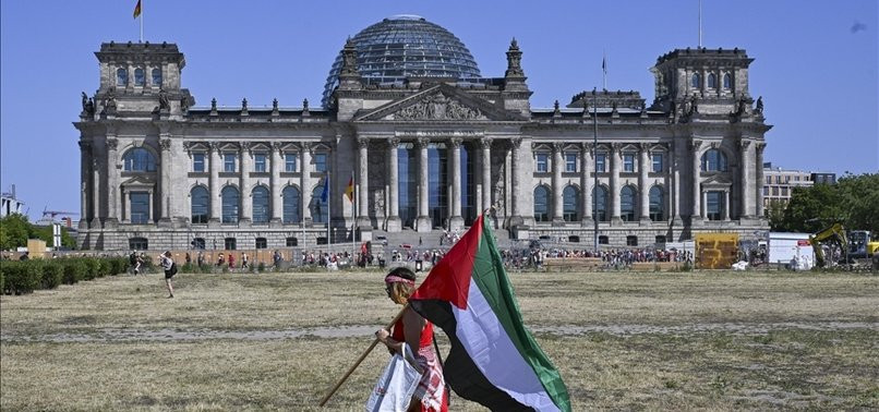 Zastupnici Ljevice razvili palestinsku zastavu u Bundestagu tokom rasprave o budžetu