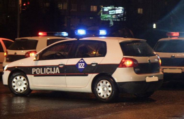 KS: U poplavljenim područjima tokom noći angažiran veći broj policijskih službenika