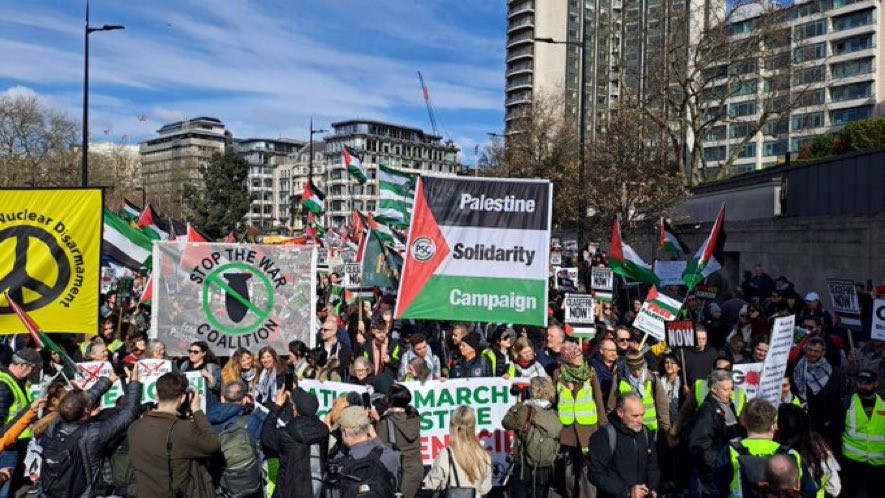 Desetine hiljada ljudi u Londonu protestiralo u znak podrške Palestincima
