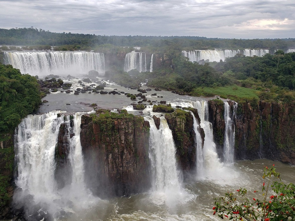 Argentina privremeno zatvorila vodopade Iguazu zbog naglog porasta vodostaja izazvanog fenomenom El Niño