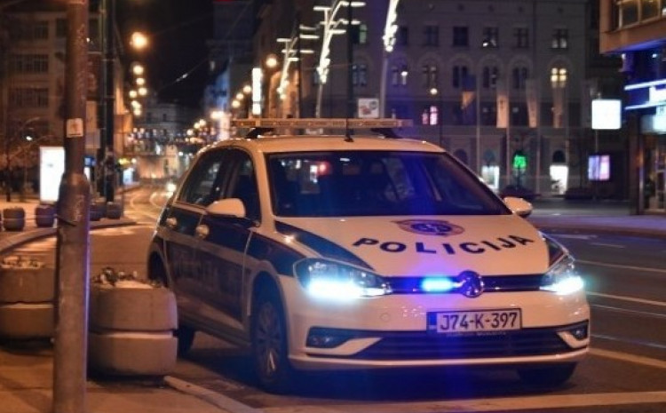 Pijani vozač fizički napao policajce prilikom saobraćajne kontrole
