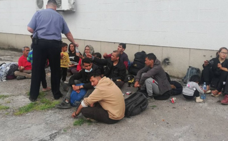 Oko 60 migranata iz Afganistana noć provelo u Goraždu
