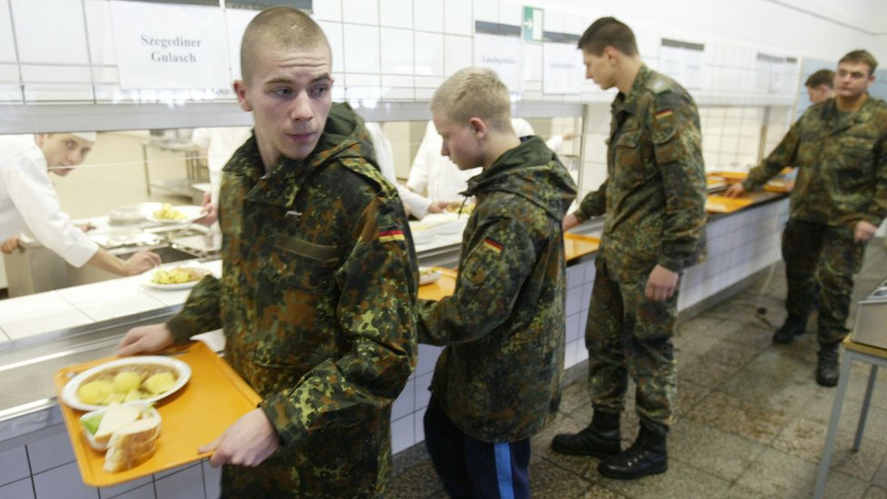 Njemačka razmišlja o obaveznoj vojnoj službi nakon 13 godina